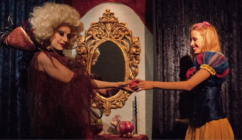Se buscan obras de arte. Por Orgullo – Microteatro